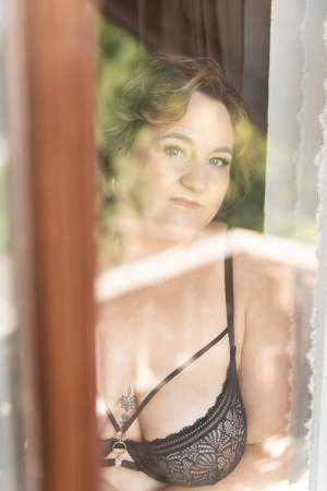 Neue sexy Fotos bei Escort Sanee