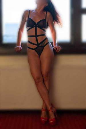 Grande Dame Escort Maxina aus Linz